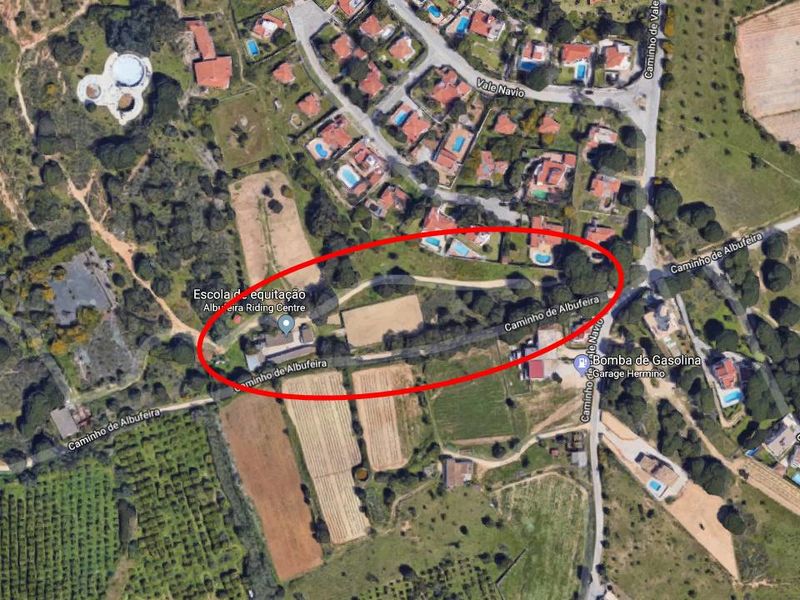 Lote de Terreno com 4 959 m²  em Albufeira