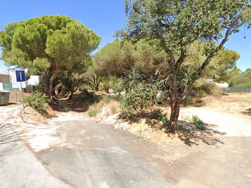 Lote de Terreno com 4 959 m²  em Albufeira