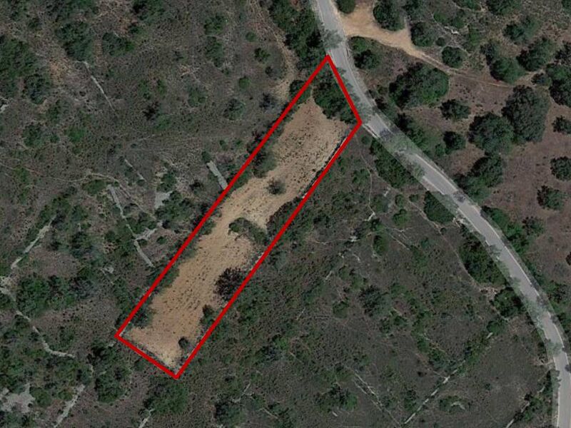 Lote de Terreno com 2 440 m²  em Albufeira
