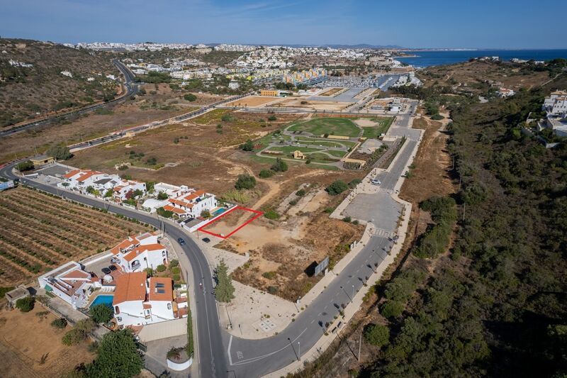644 m² Land plot with swimming pool for sale in Albufeira, Algarve 