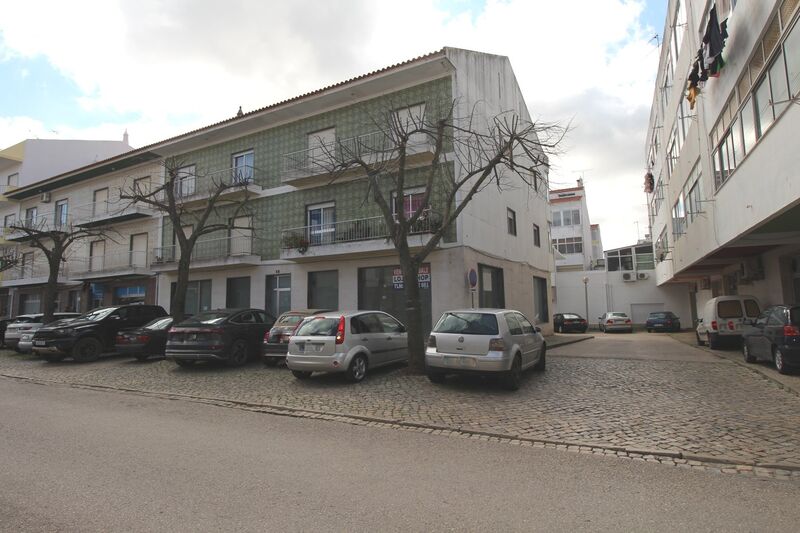 Comercio-com-1093m2-com-121m2-a-venda-em-São Brás de Alportel-Algarve