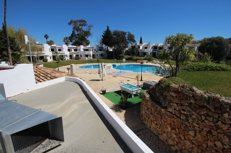 990 m²  Land plot with swimming pool in Albufeira