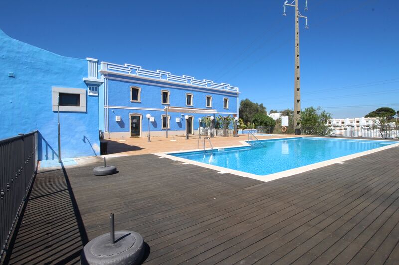 990 m²  Land plot with swimming pool in Albufeira