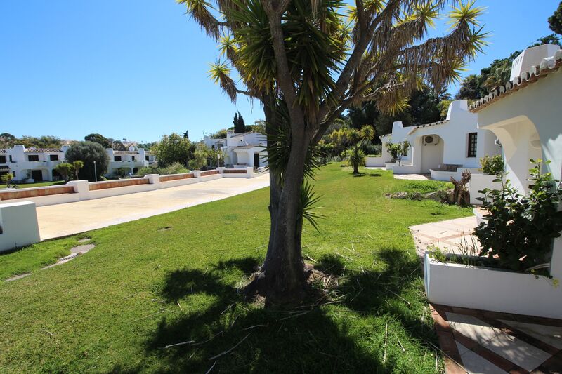 851 m²  Land plot with swimming pool in Albufeira