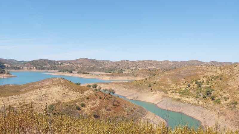Lote de Terreno com 1 740 760 m²  com 36 quartos em Silves