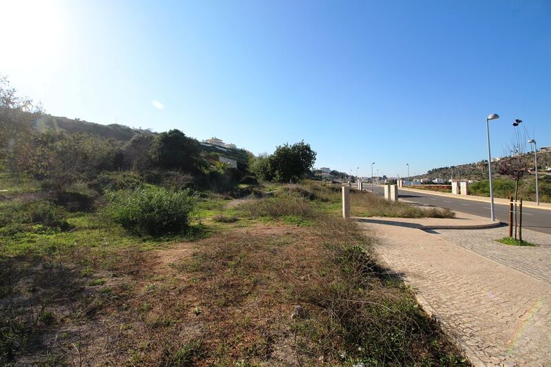 Lote de Terreno com 421 m²  e piscina em Albufeira