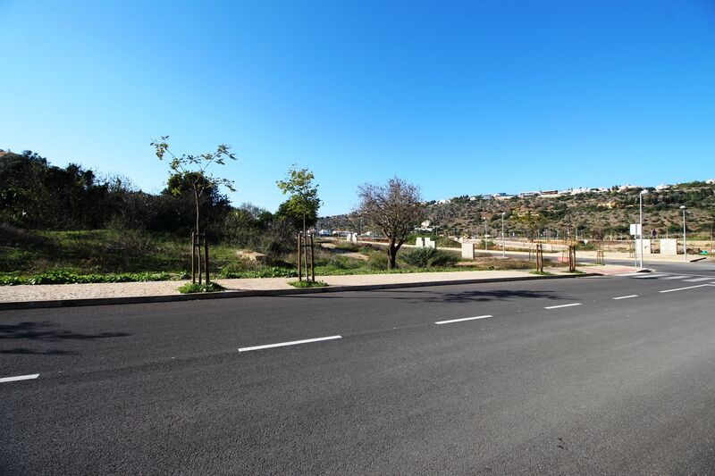 Lote de Terreno com 421 m²  e piscina em Albufeira