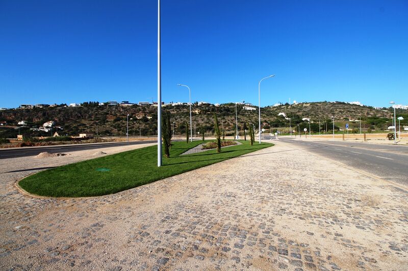 Lote de Terreno com 421 m²  e piscina em Albufeira