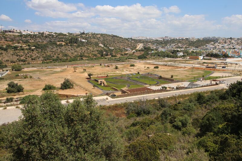 421 m²  Land plot with swimming pool in Albufeira