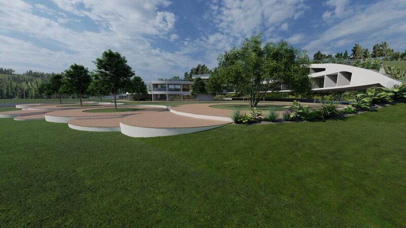 Lote de Terreno com 37 075 m²  em Albufeira