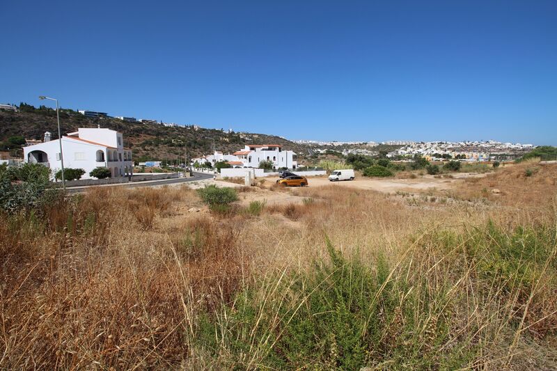 690 m²  Land plot with swimming pool in Albufeira