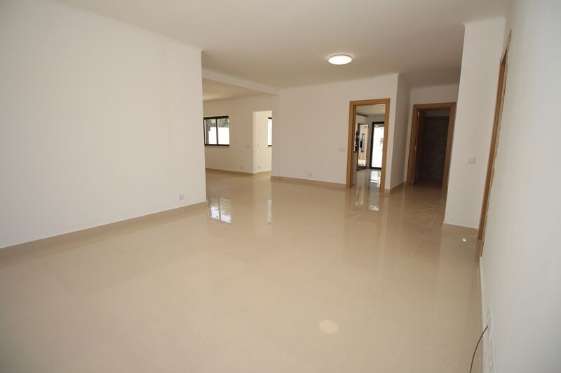 Moradia com 4 quartos e piscina em Albufeira