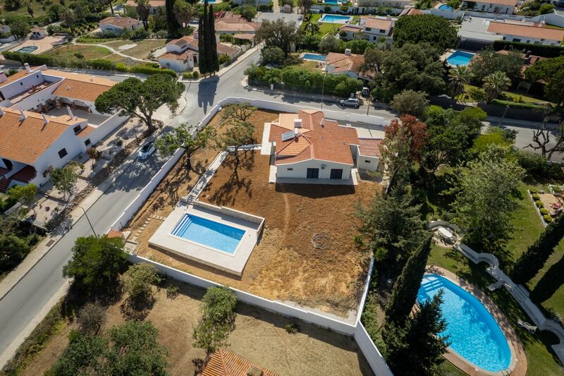 Moradia V4 Renovada Vale Navio Albufeira - bbq, painéis solares, ar condicionado, garagem, piscina, cozinha equipada, jardim