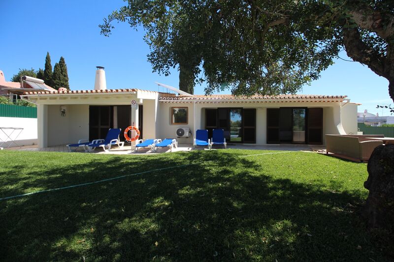 Moradia com 136 m² e 4 quartos com piscina à venda em Albufeira, Algarve 