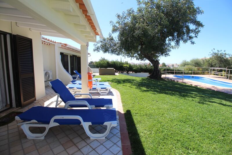 Moradia com 136 m² e 4 quartos com piscina à venda em Albufeira, Algarve 
