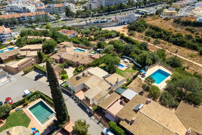 4 bedroom House with swimming pool in Albufeira