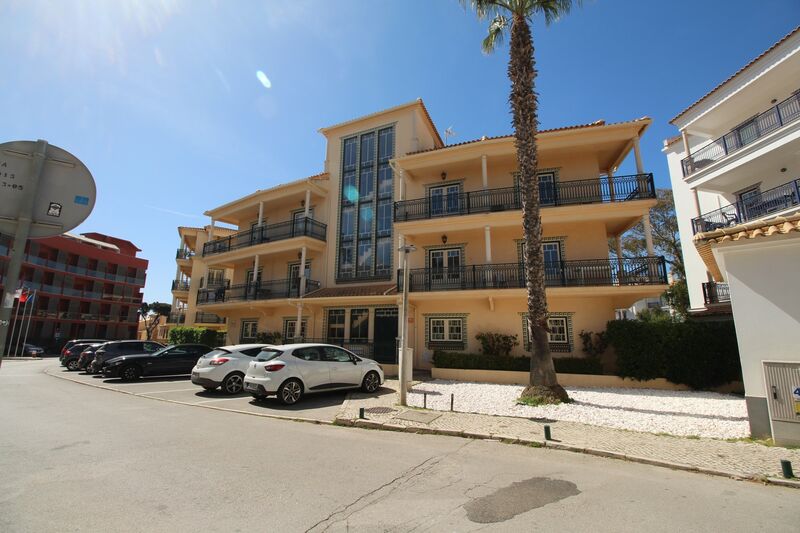 Apartamento com 130 m² e 2 quartos com piscina à venda em Albufeira, Algarve 