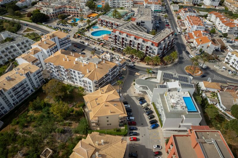 Apartamento com 2 quartos e piscina em Albufeira