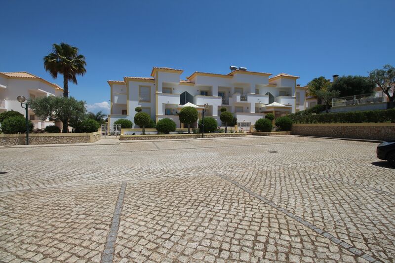 2-bedroom126000m2-79m2-Apartment-with-swimming-pool-for-sale-in-Albufeira-Algarve