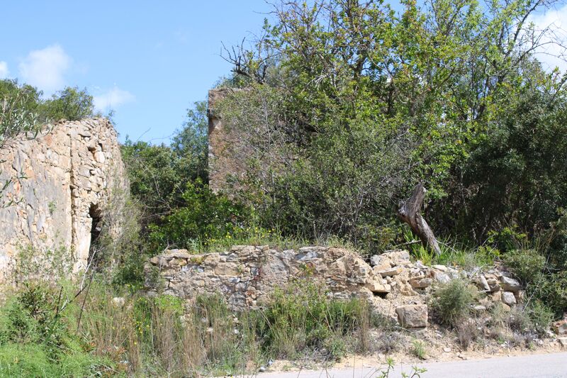 Land with 4000sqm Santa Bárbara de Nexe Faro - mains water, electricity, water, sea view