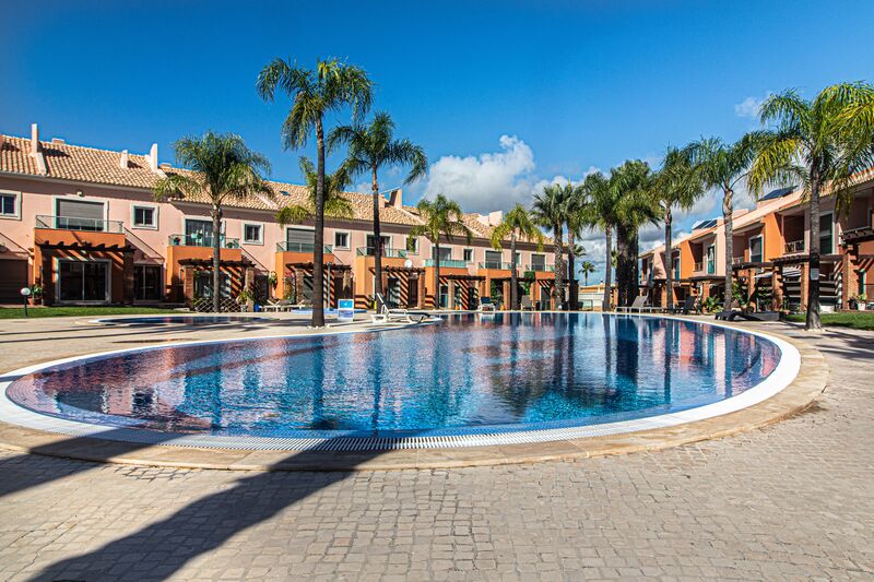 Moradia com 130 m² e 2 quartos com piscina à venda em Albufeira, Algarve 