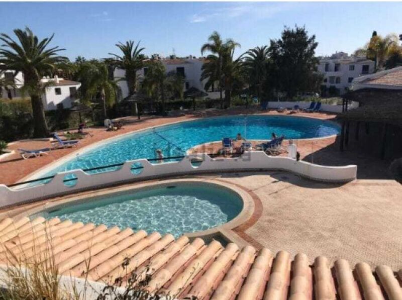 Apartamento com 2 quartos e piscina em Albufeira