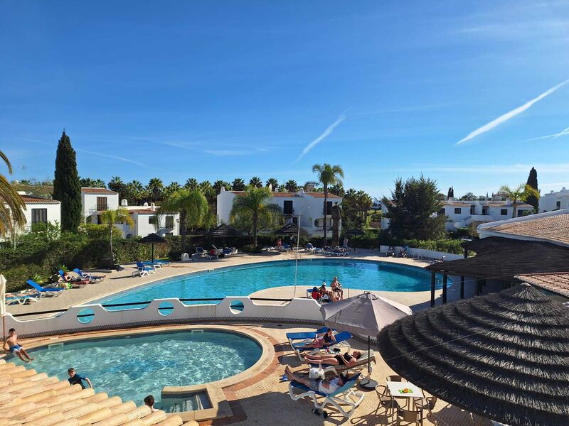 Apartamento com 2 quartos e piscina em Albufeira