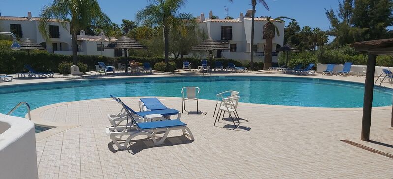 Apartamento com 2 quartos e piscina em Albufeira