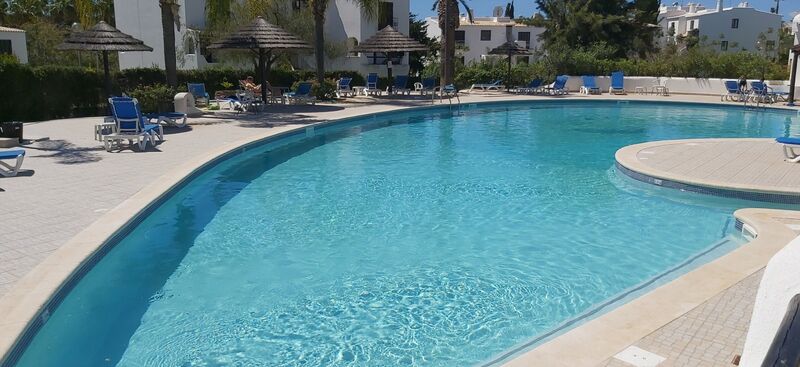 Apartamento com 2 quartos e piscina em Albufeira