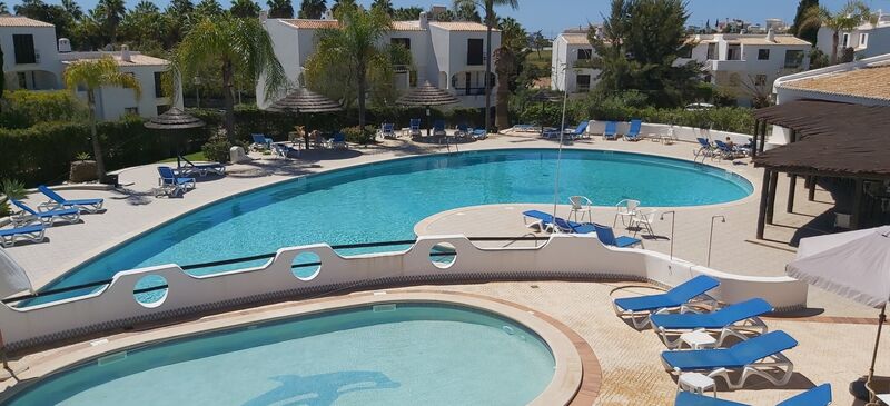 Apartamento com 2 quartos e piscina em Albufeira