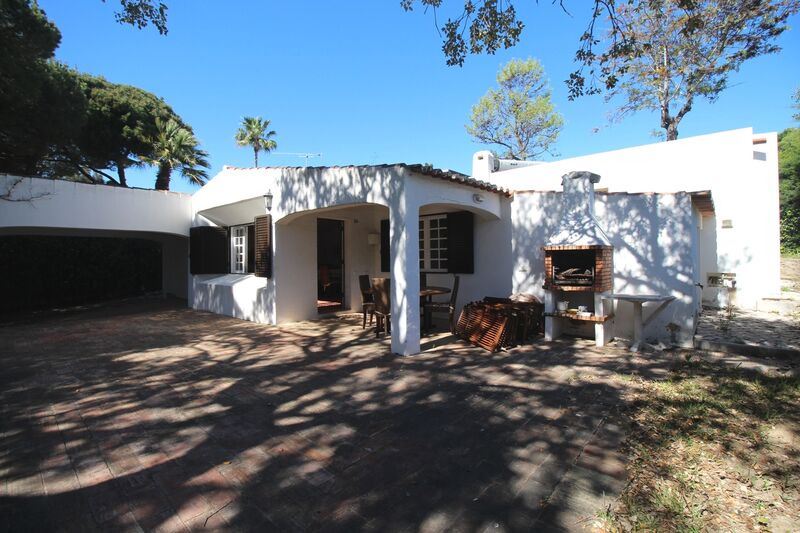 House 3+1 bedrooms Quinta da Balaia Albufeira - quiet area, equipped kitchen, barbecue, fireplace
