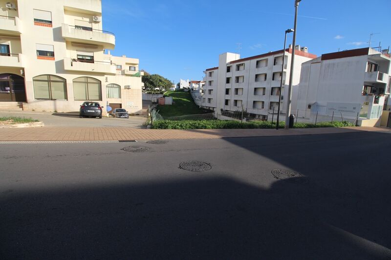 Lote-de-Terreno-com-1500m2-com-133m2-com-piscina-a-venda-em-Albufeira-Algarve