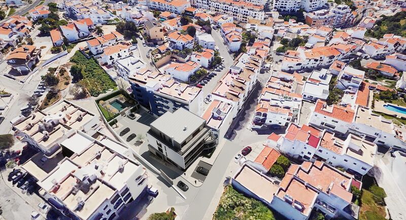 Lote de Terreno com 1 500 m²  e piscina em Albufeira