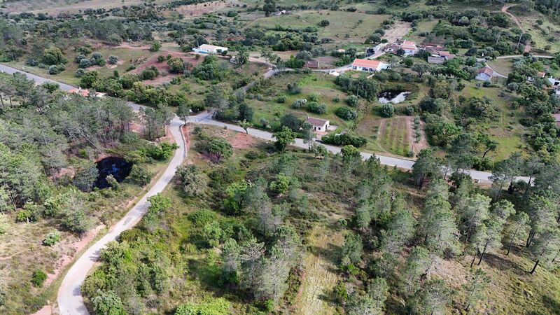 Lote de Terreno com 4 940 m²  em Loulé