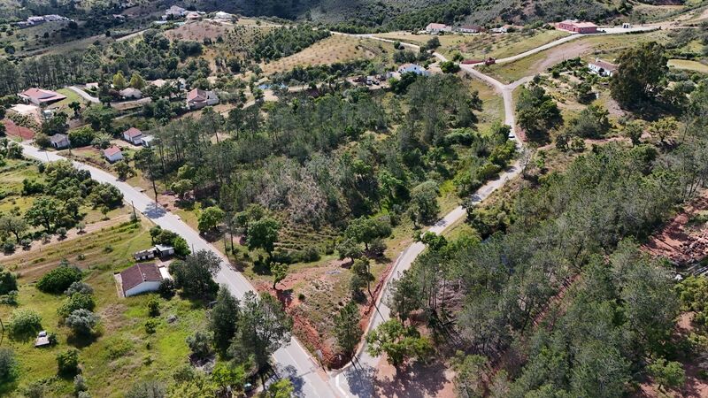 Lote de Terreno com 4 940 m²  em Loulé
