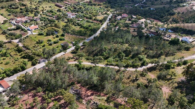 Lote de Terreno com 4 940 m²  em Loulé