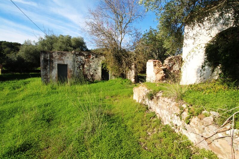 3 bedroom25 860 m²  Land plot in Loulé