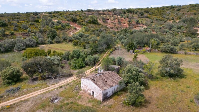 3 bedroom25 860 m²  Land plot in Loulé