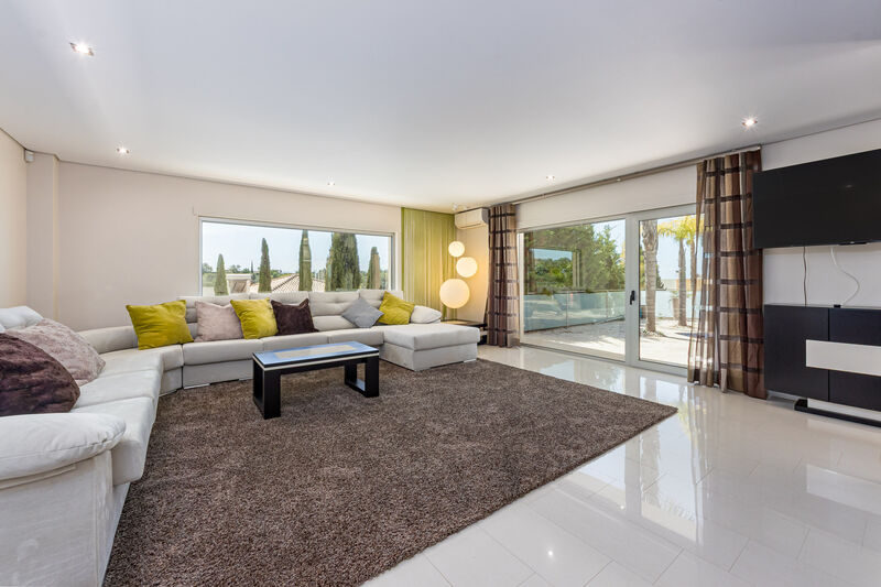 4 bedroom House with swimming pool in Albufeira
