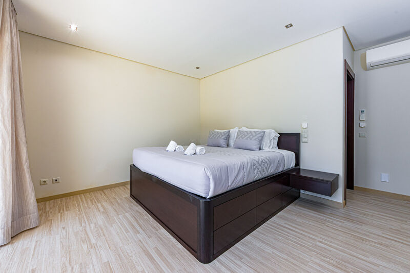 4 bedroom House with swimming pool in Albufeira