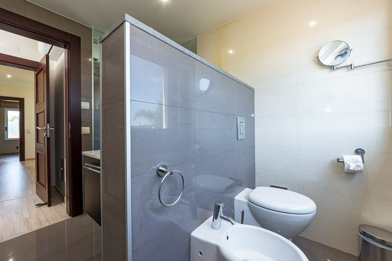 4 bedroom House with swimming pool in Albufeira