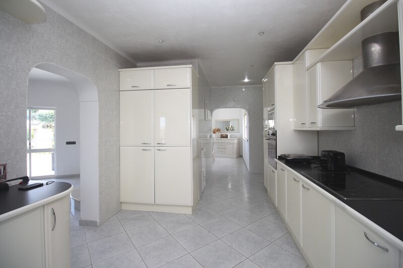 5 bedroom House with swimming pool in Albufeira