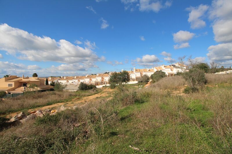 Lote de Terreno com 1 120 m²  e piscina em Albufeira