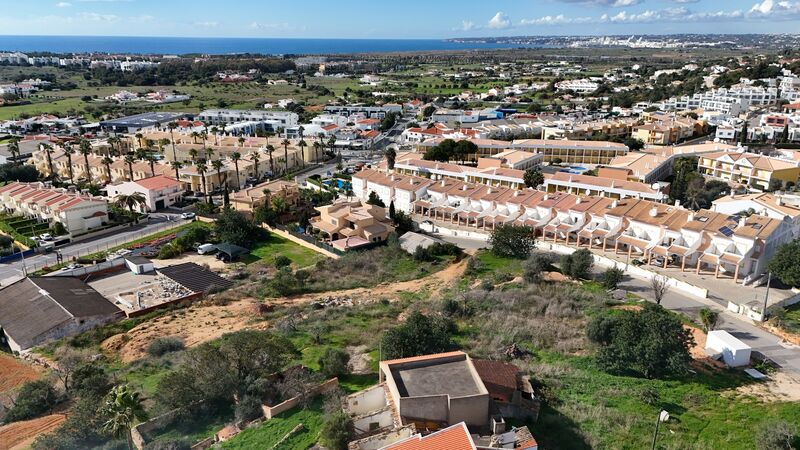 Lote de Terreno com 1 120 m²  e piscina em Albufeira