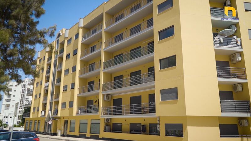 Apartamento T2 Urbanização da Panasqueira Armação de Pêra Silves - garagem, piscina, excelente localização, varanda