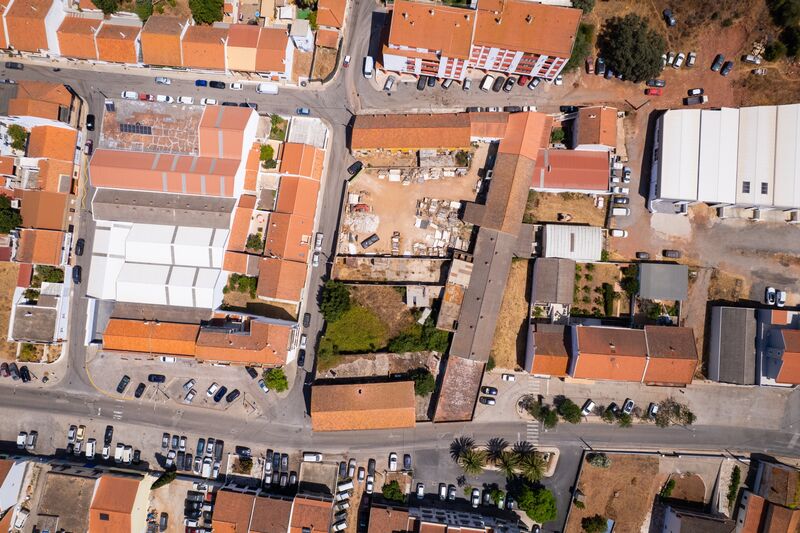  Commercial area in Silves