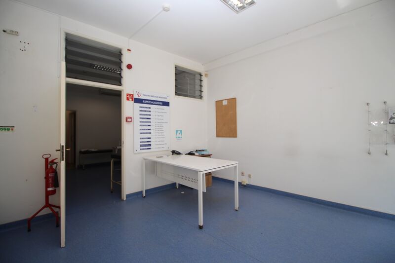  Commercial area in Silves