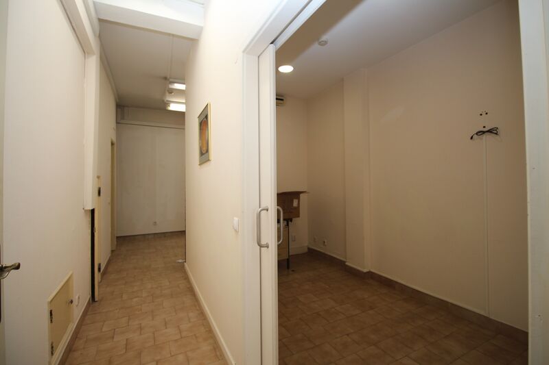  Commercial area in Silves