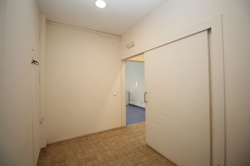  Commercial area in Silves