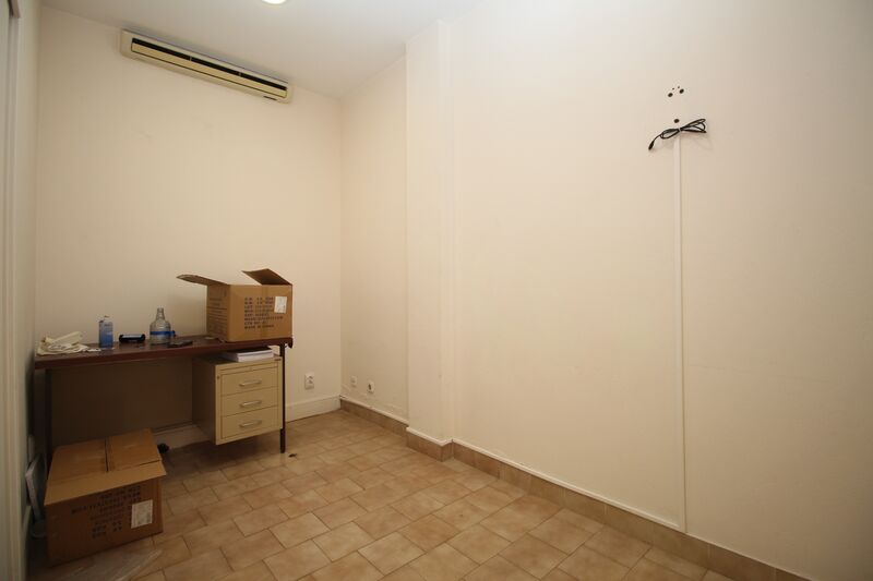  Commercial area in Silves